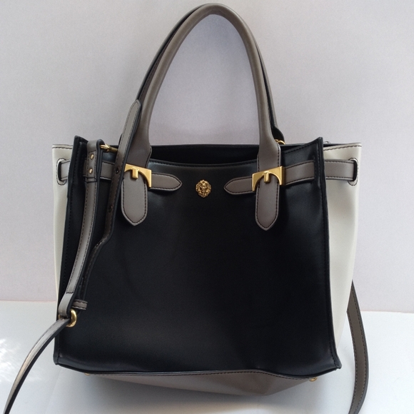 Calvin Klein Handbags - Calvin Klein bag